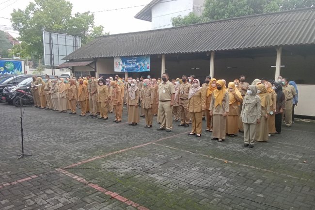 Pelaksanaan Apel Perdana Di Dinas Kesehatan Kabupaten Klaten setelah 2 tahun Pandemi Covid-19