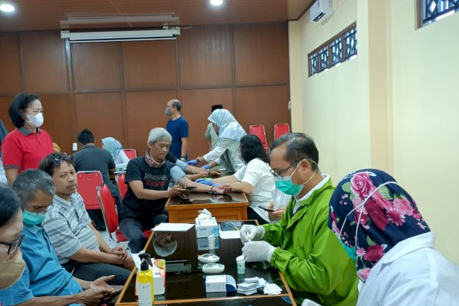 Kegiatan Posbindu (Pos Pembinaan Terpadu) di Disnakertrans dan Disdukcapil Tahun 2022