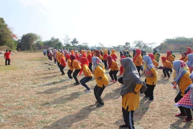 Pengukuran Kebugaran Jasmani Masyarakat Di Lapangan Desa Bono Kecamatan Tulung Kabupaten Klaten.