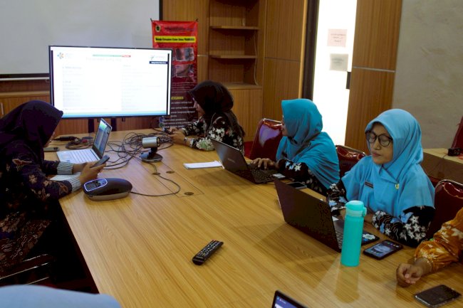 ZOOM MEETING  ORIENTASI LABKESMAS (LABORATORIUM KESEHATAN MASYARAKAT) DI KABUPATEN KLATEN TAHUN 2023