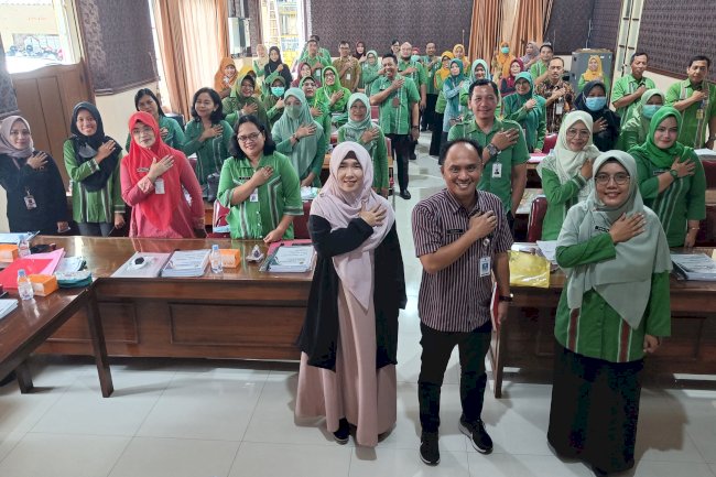 Serah Terima Laporan Audit Independen dan Laporan Keuangan BLUD Puskesmas Tahun Anggaran 2023