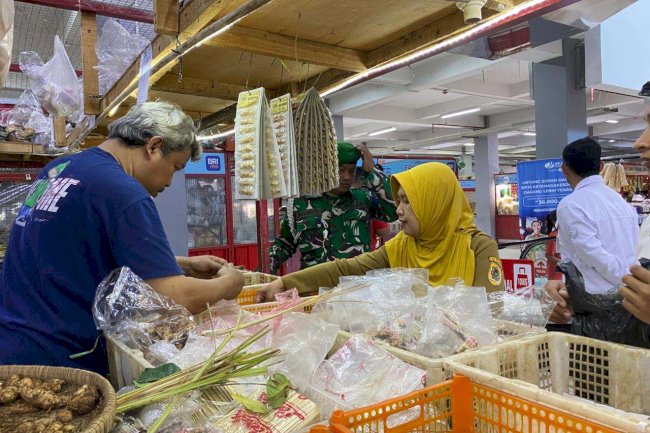 Sidak Pasar Tradisional dan Pasar Modern Menjelang Natal 2025 dan Tahun Baru 2026