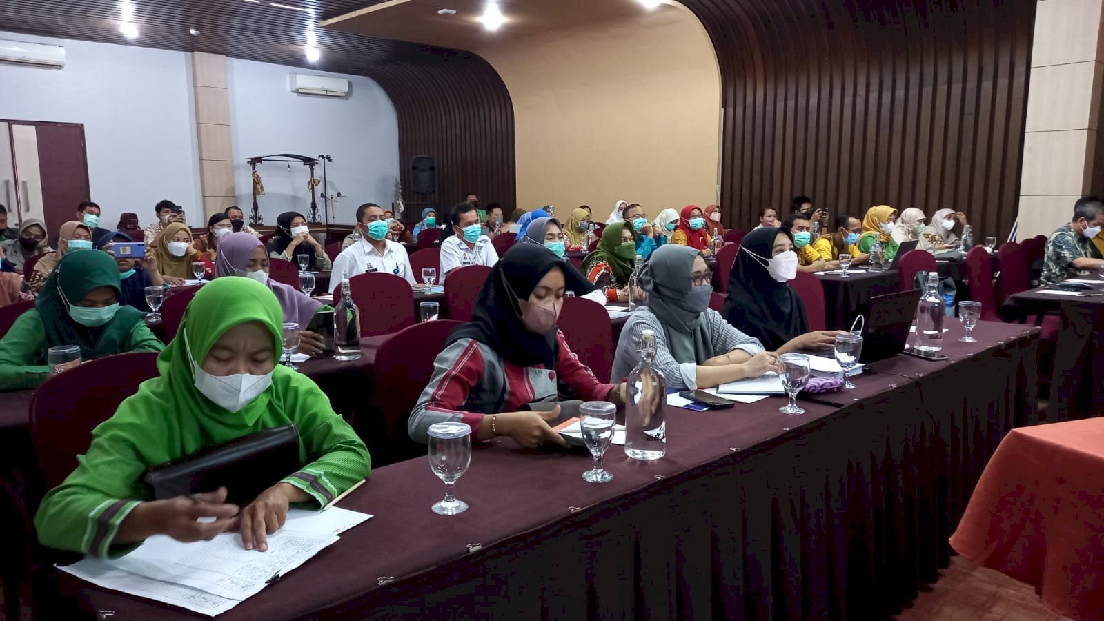 Pertemuan Persiapan & Pemahaman Instrumen Akreditasi Klinik Tahun 2023 di Hotel Grand Tjokro.