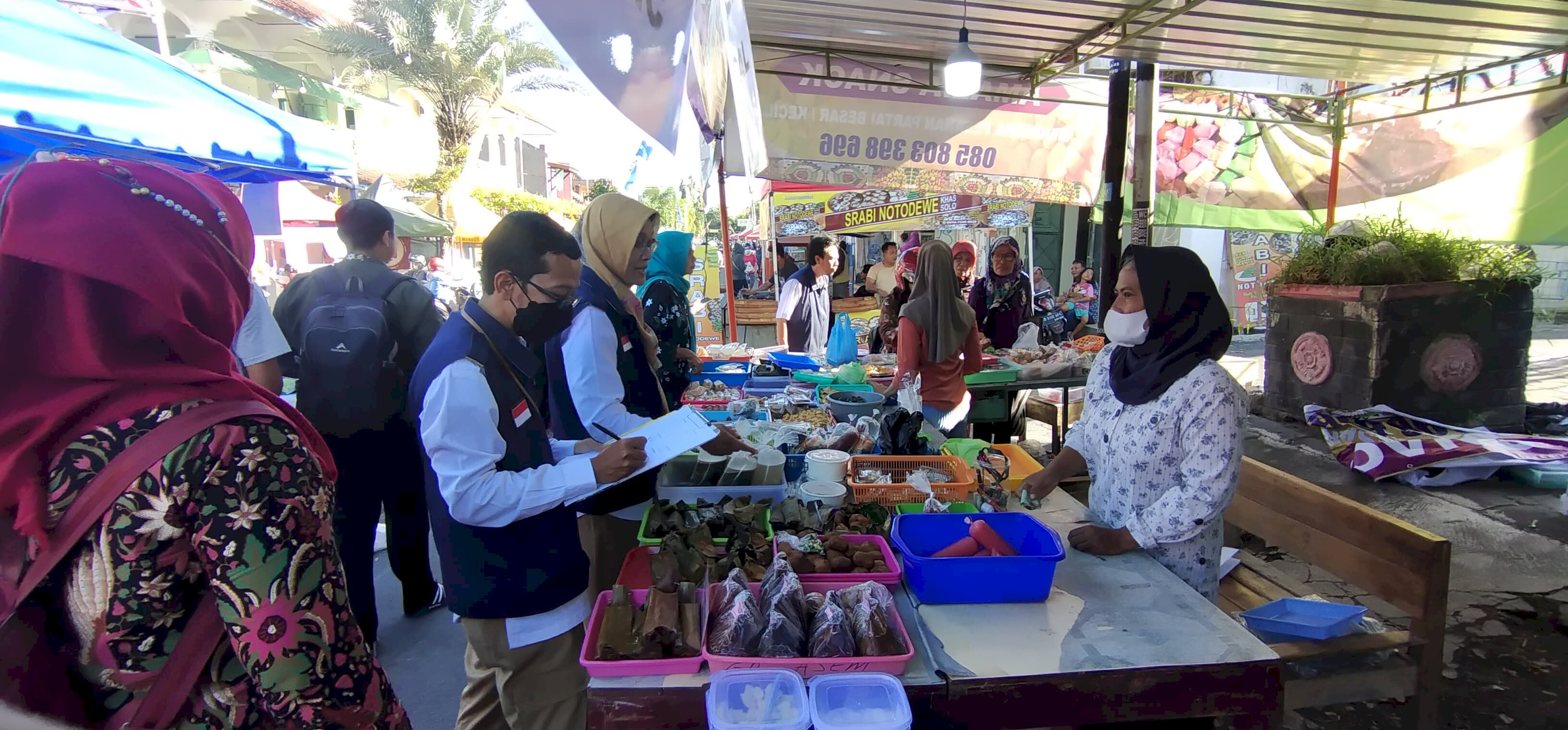 Sidak Pasar di Kampung Ramadhan Mlinjon Klaten Tengah oleh BPOM dan Dinas Kesehatan Klaten