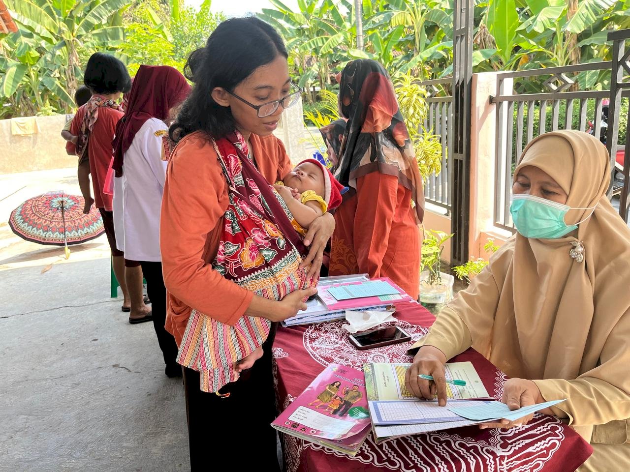 Monitoring Posyandu di Desa Mandong Kecamatan Trucuk Klaten